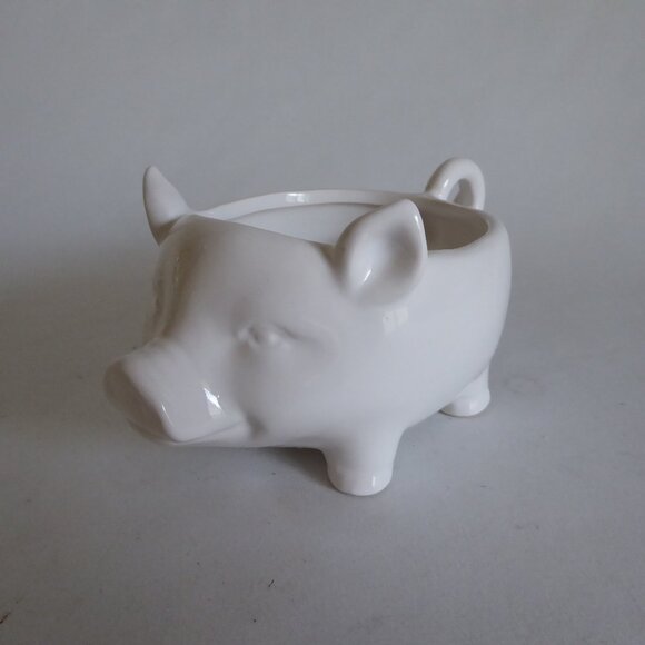 NEW CREATIVE CO-OP BRAND WHITE PIG CERAMIC HANDLED BOWL DISH - Picture 7 of 12